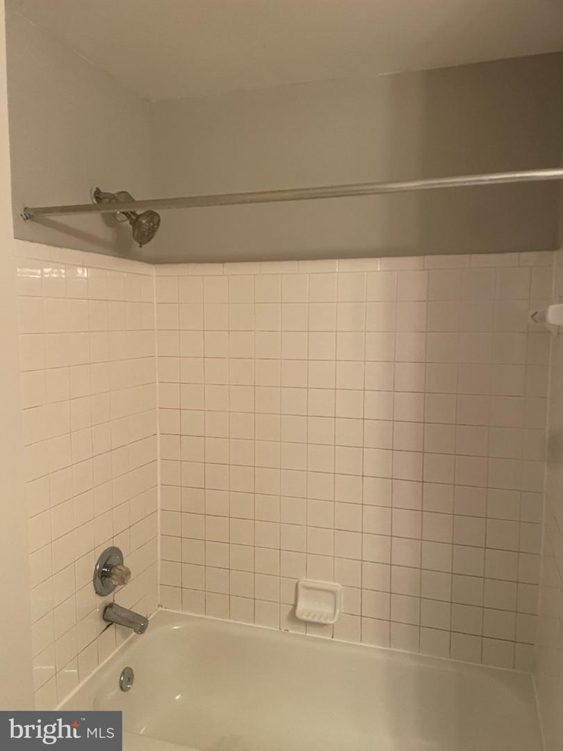16046 Elegant Property Photo 15