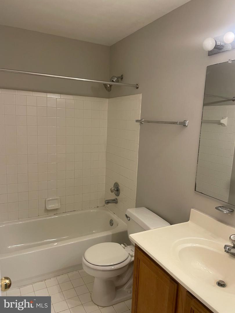 16046 Elegant Property Photo 18