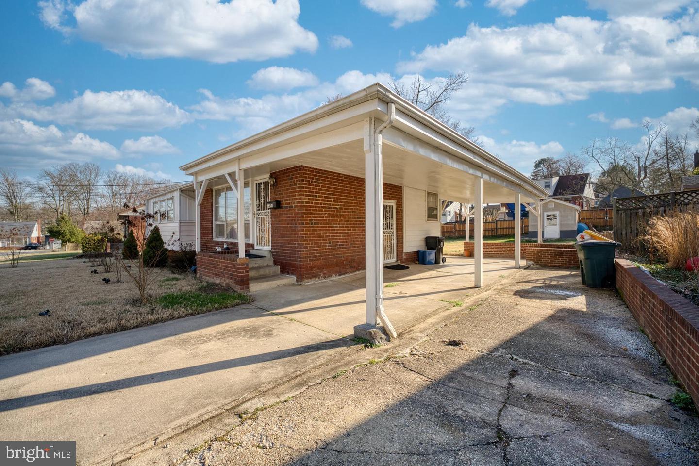 6453 Fairborn Ter Property Photo 4