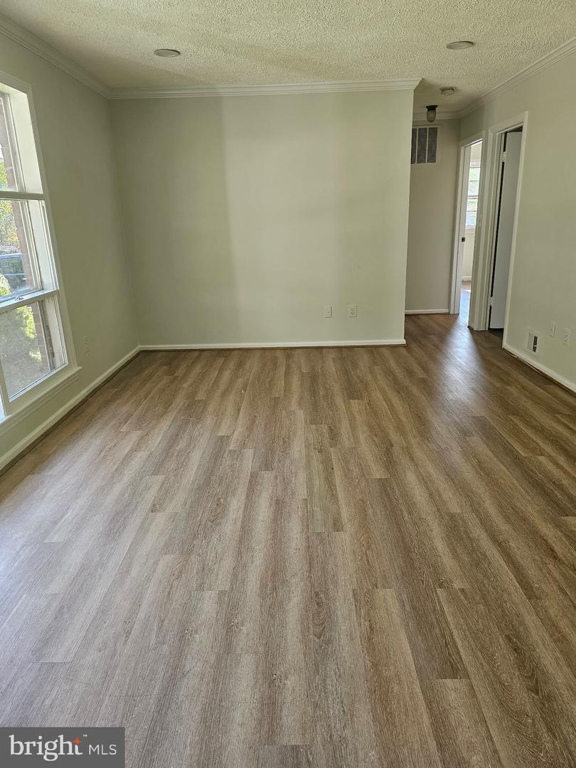6453 Fairborn Ter Property Photo 8