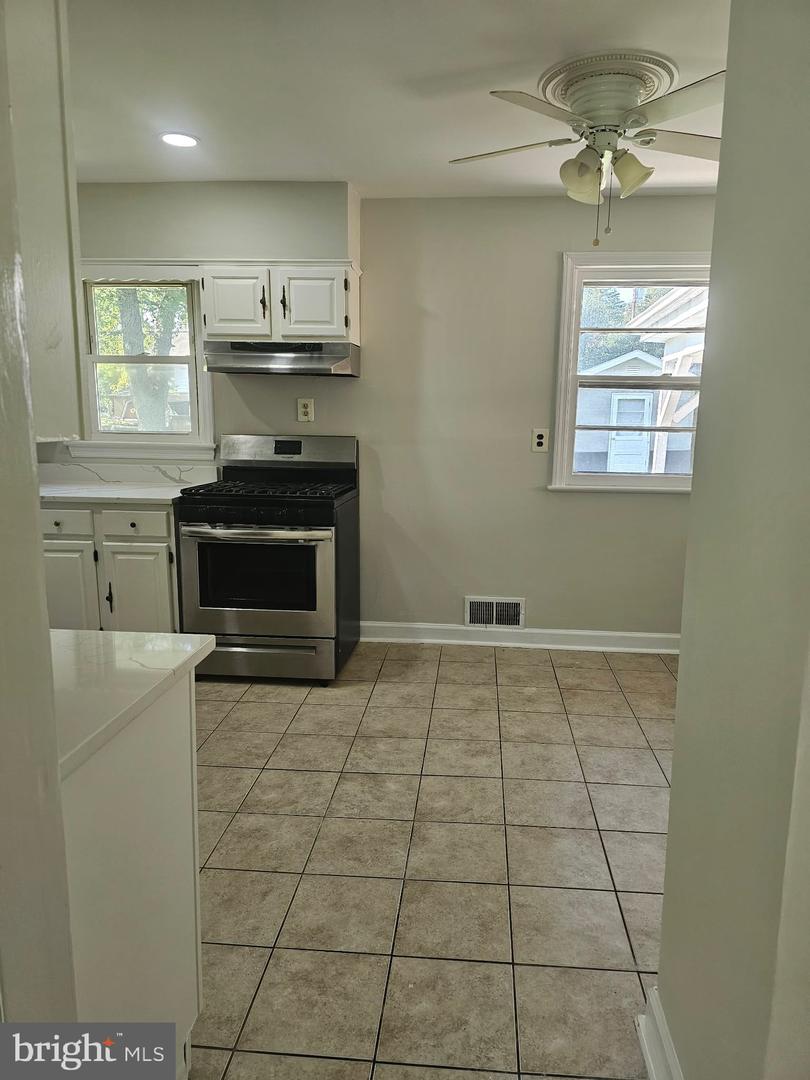 6453 Fairborn Ter Property Photo 14