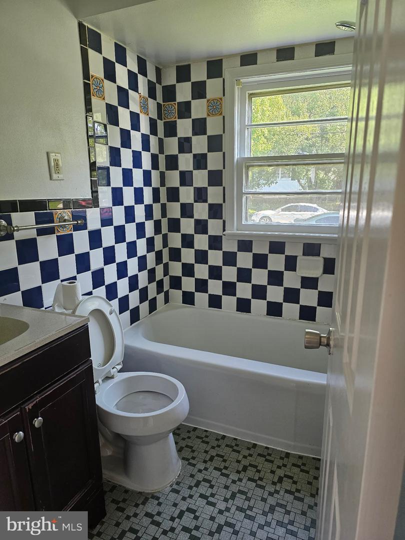 6453 Fairborn Ter Property Photo 15