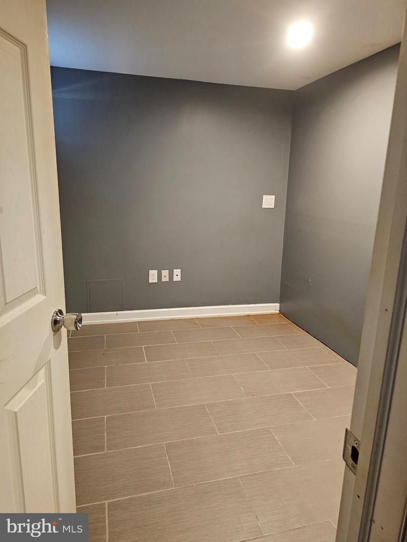 6453 Fairborn Ter Property Photo 17