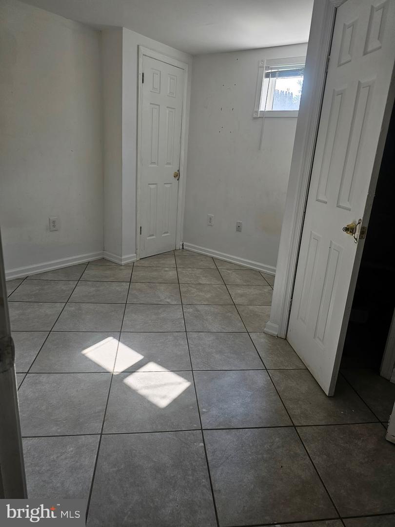 6453 Fairborn Ter Property Photo 20