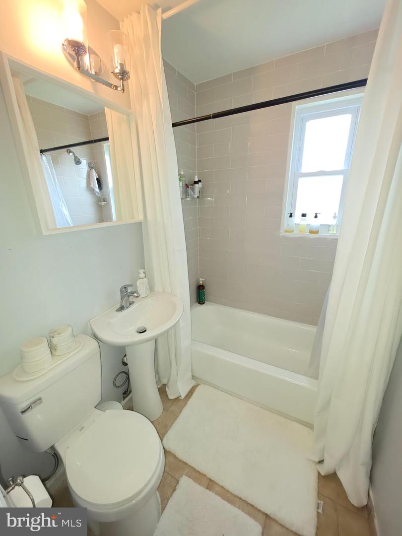 910 Highview Dr Property Photo 14