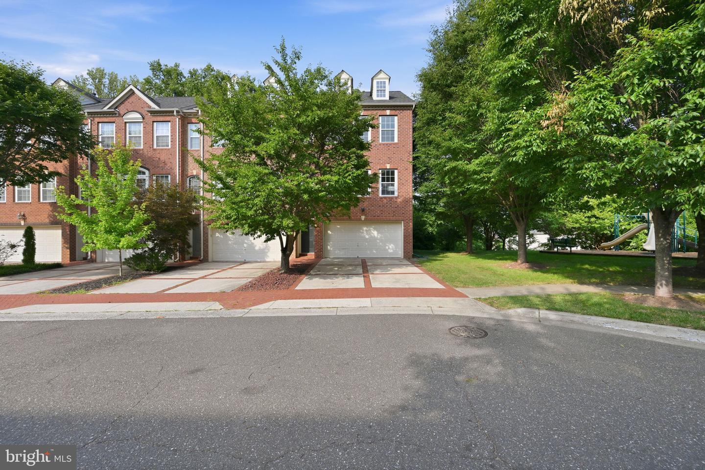 14658 Hawley Ln Property Photo 4