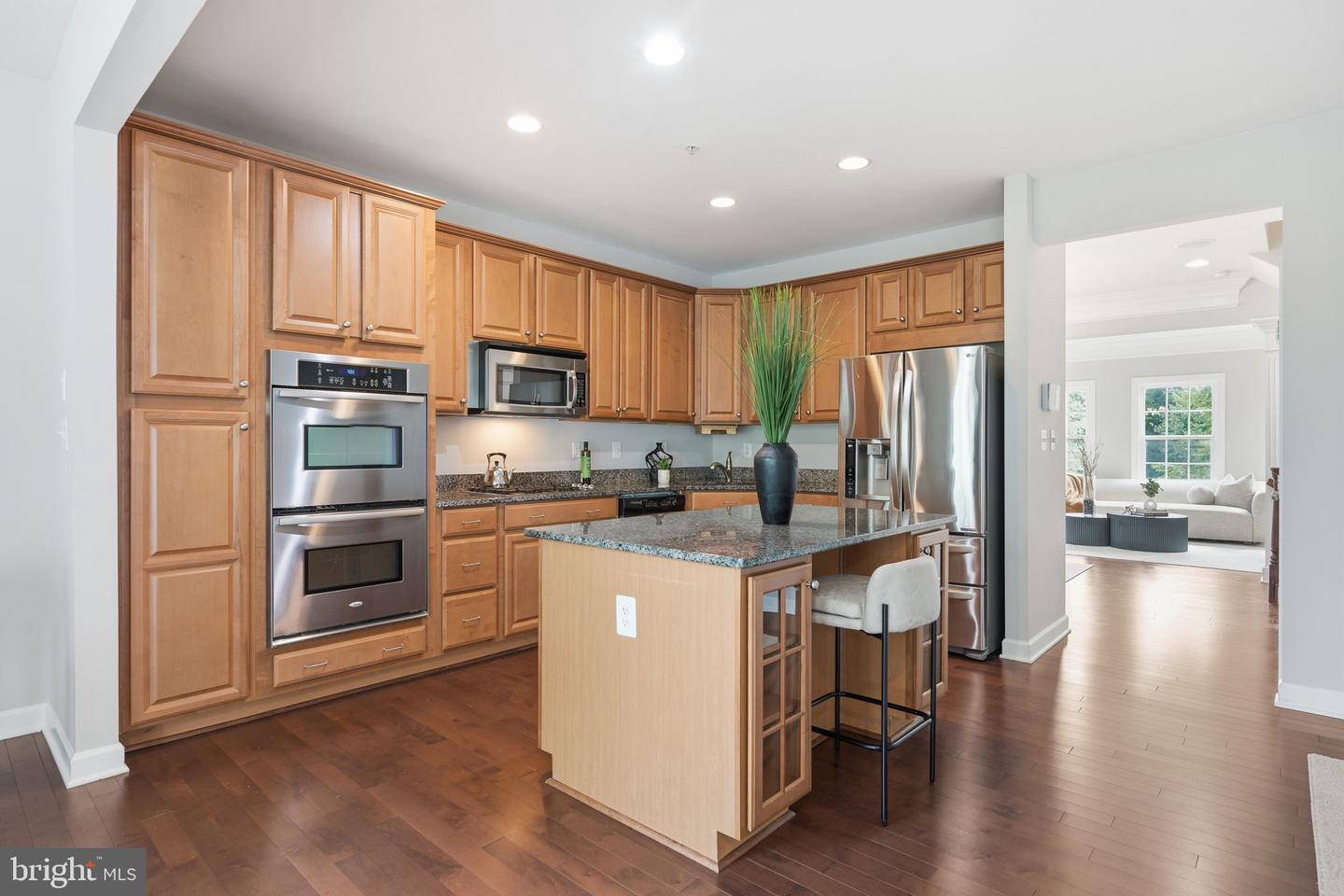 14658 Hawley Ln Property Photo 11