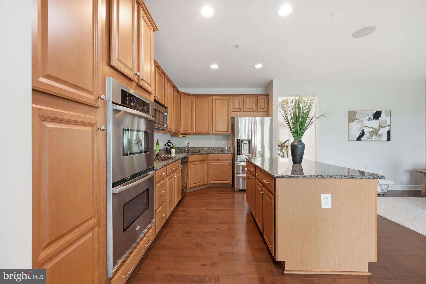 14658 Hawley Ln Property Photo 14