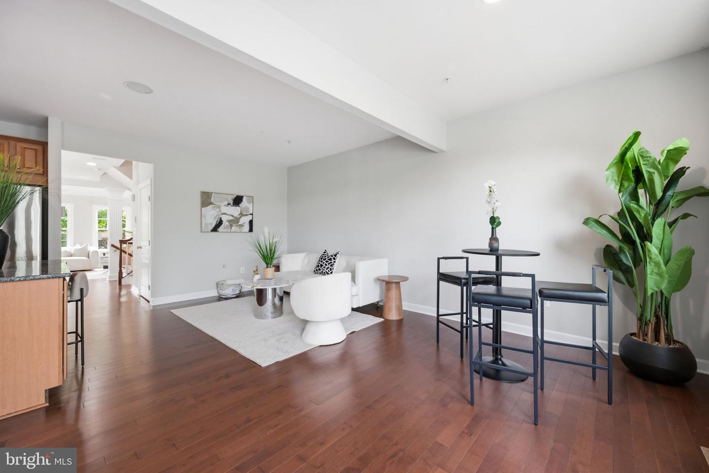 14658 Hawley Ln Property Photo 16