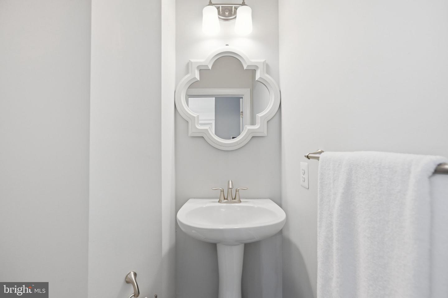 14658 Hawley Ln Property Photo 30