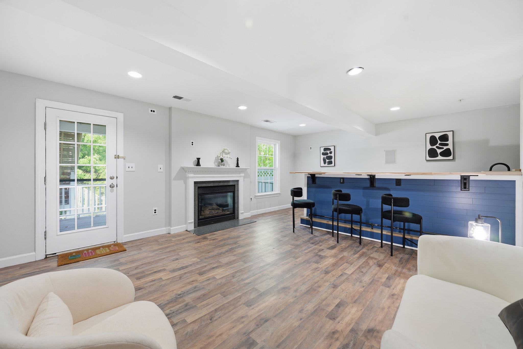 14658 Hawley Ln Property Photo 32