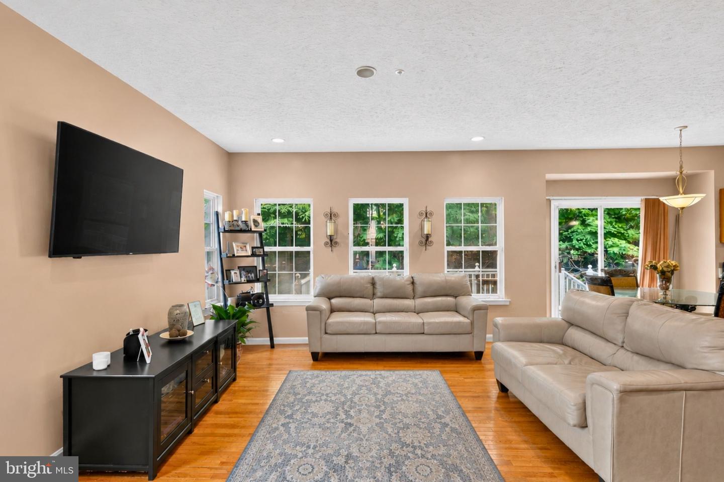 9106 Helmsley Dr Property Photo 10