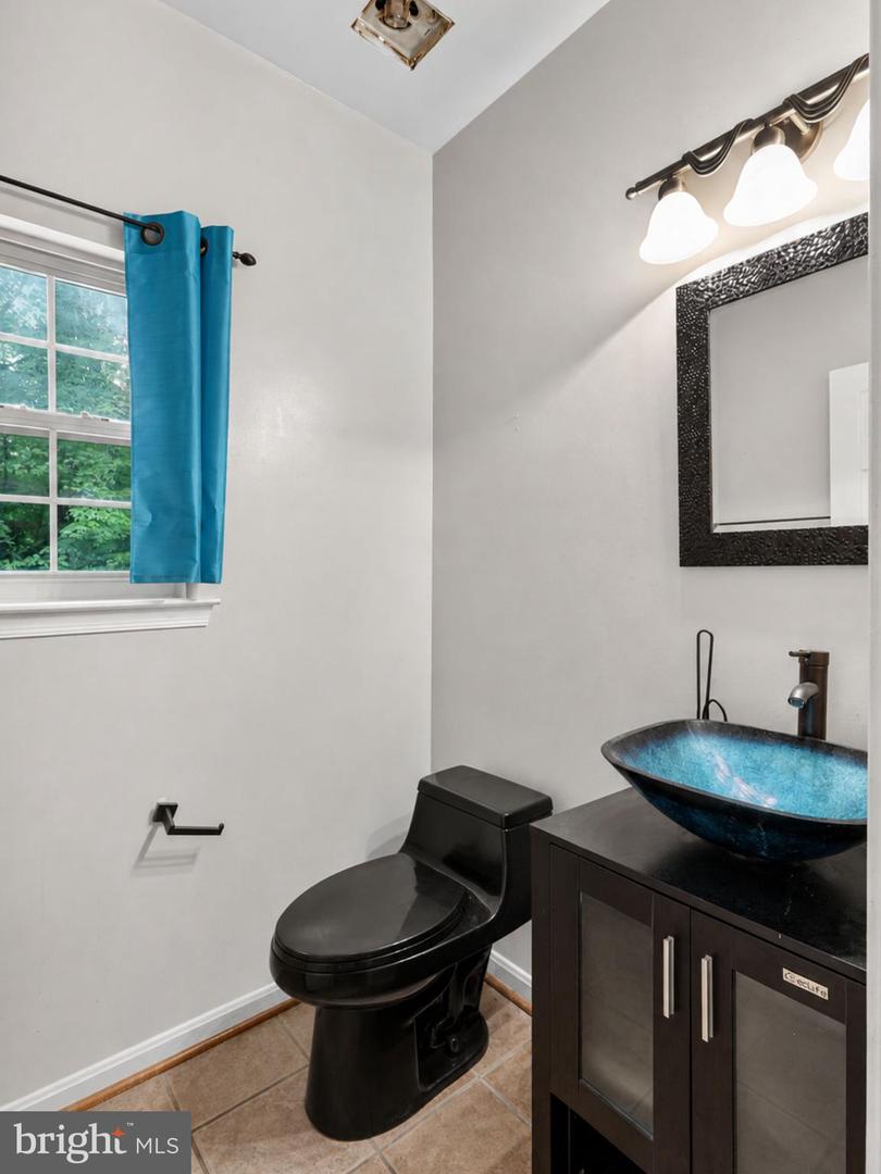 9106 Helmsley Dr Property Photo 16