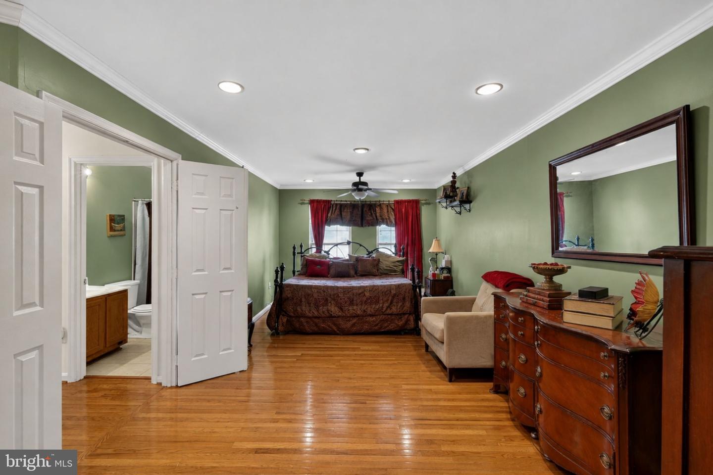 9106 Helmsley Dr Property Photo 17