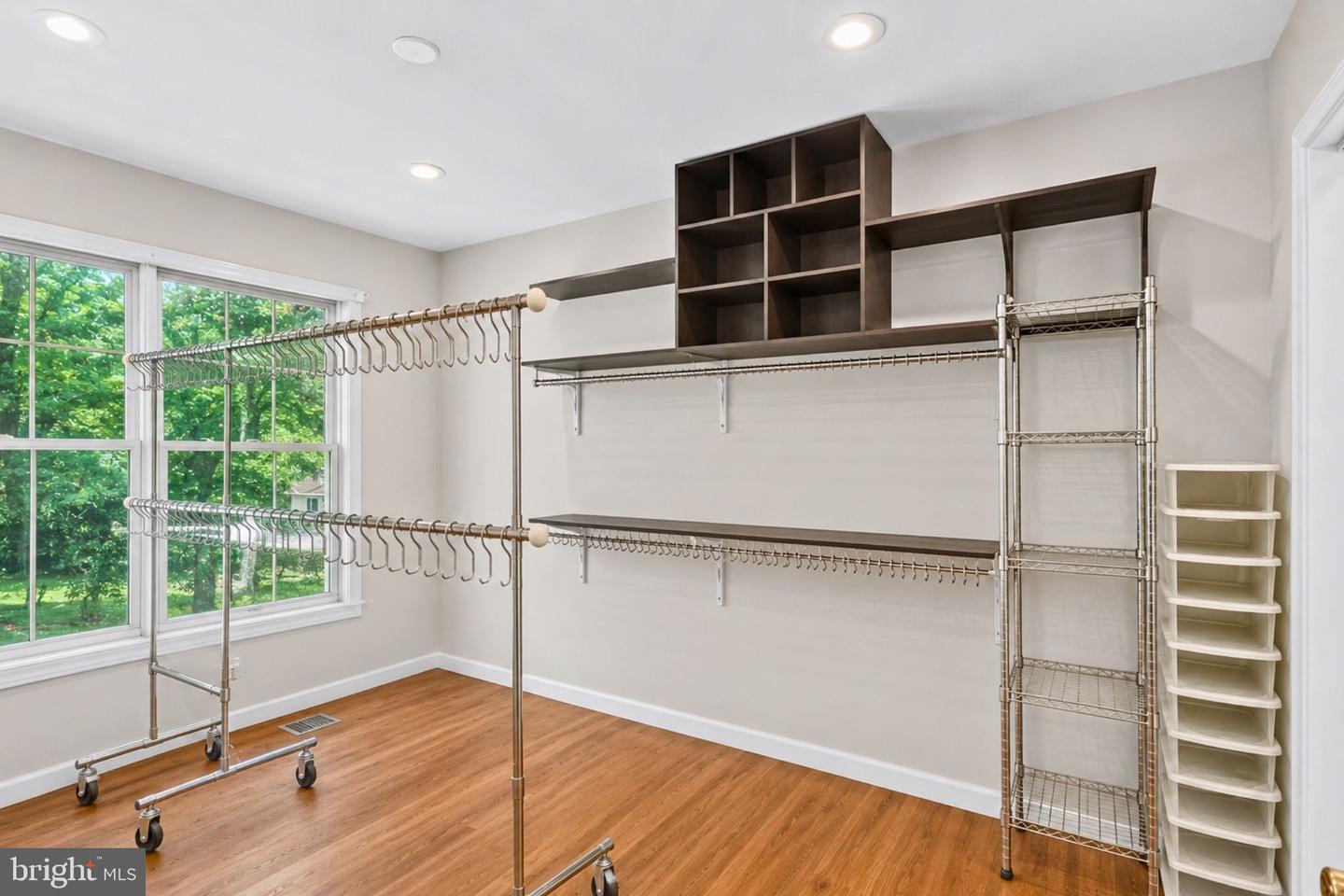 9106 Helmsley Dr Property Photo 28