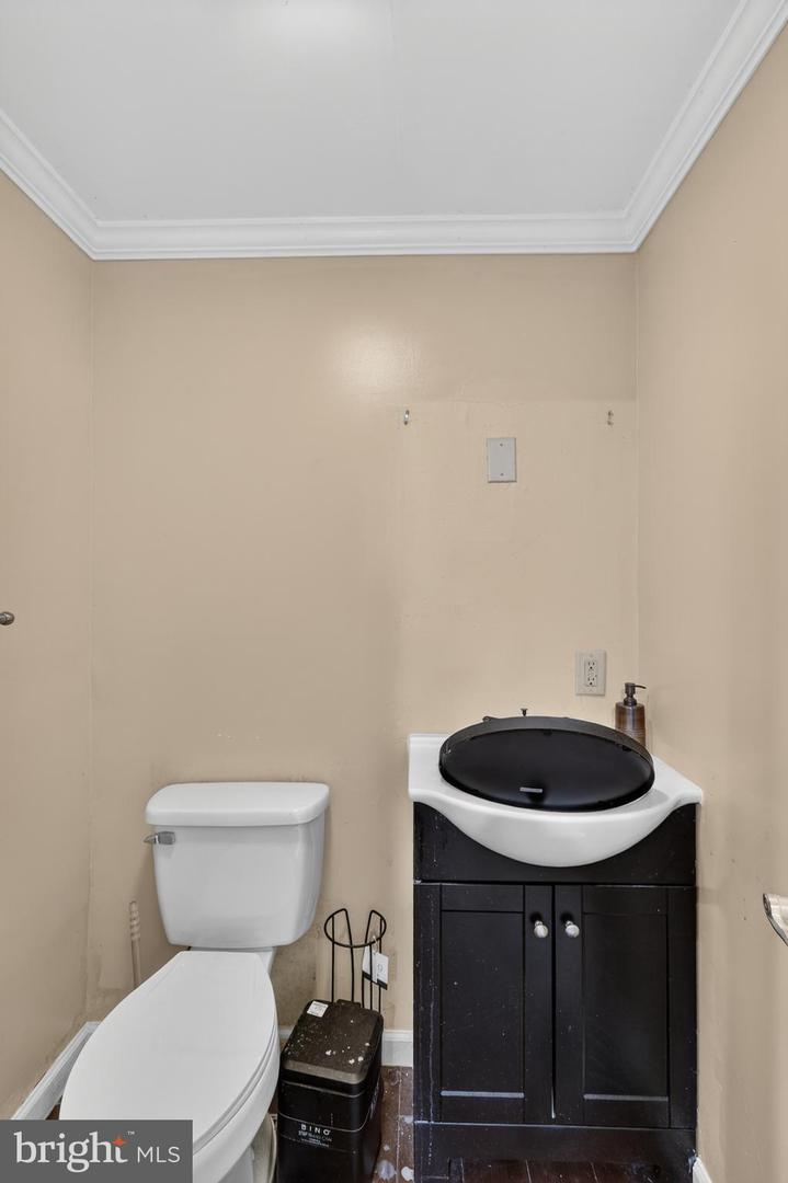 9106 Helmsley Dr Property Photo 34