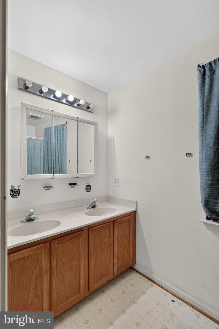 104 Bonhill Dr Property Photo 18