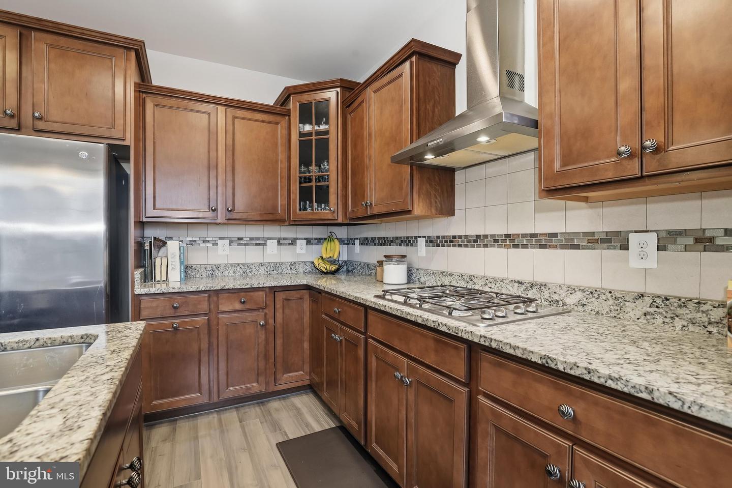 2116 Garden Grove Ln Property Photo 6