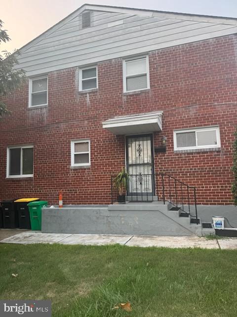 7402 W Park Dr Property Photo 1