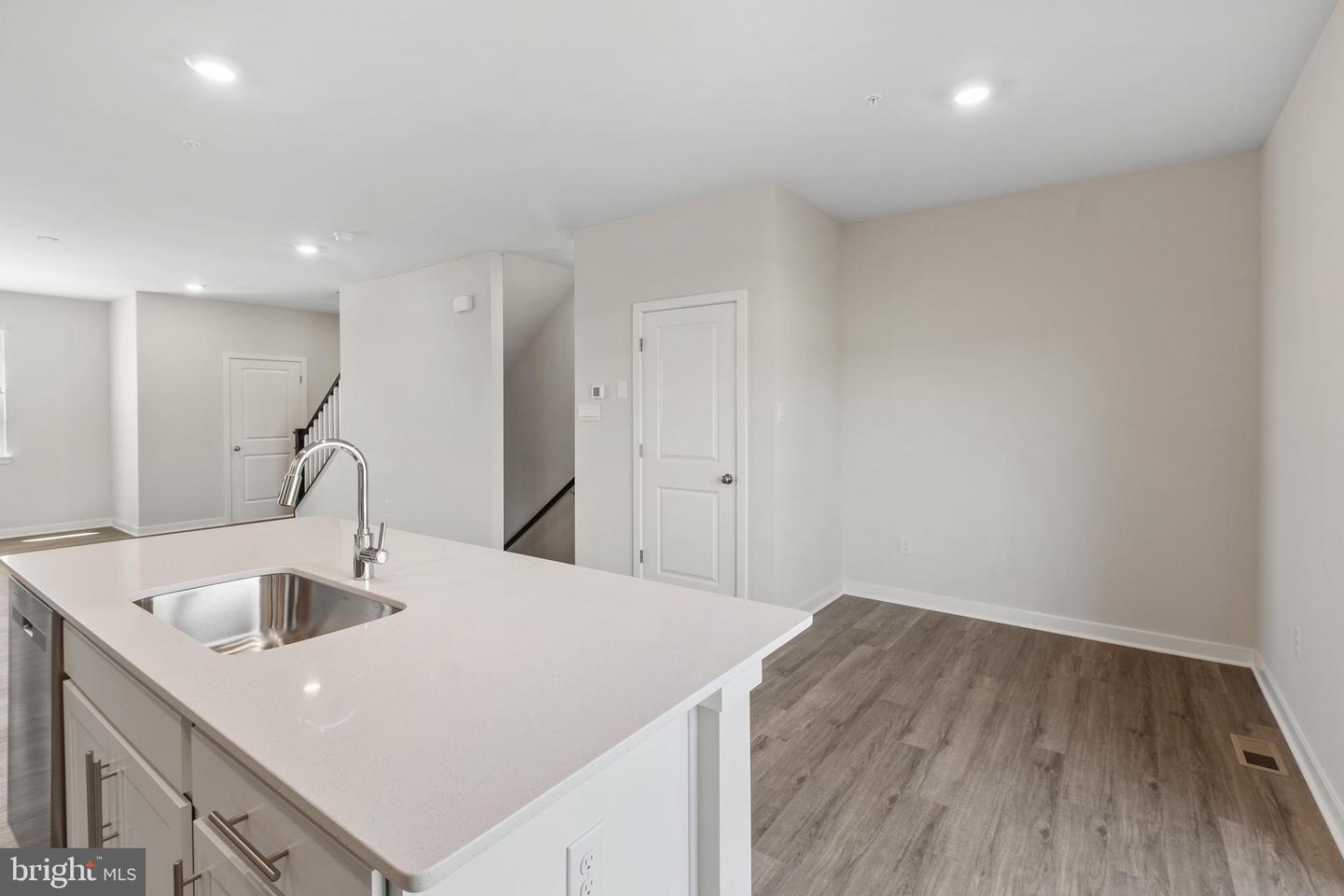 7539 Silver Thread Way Property Photo 8