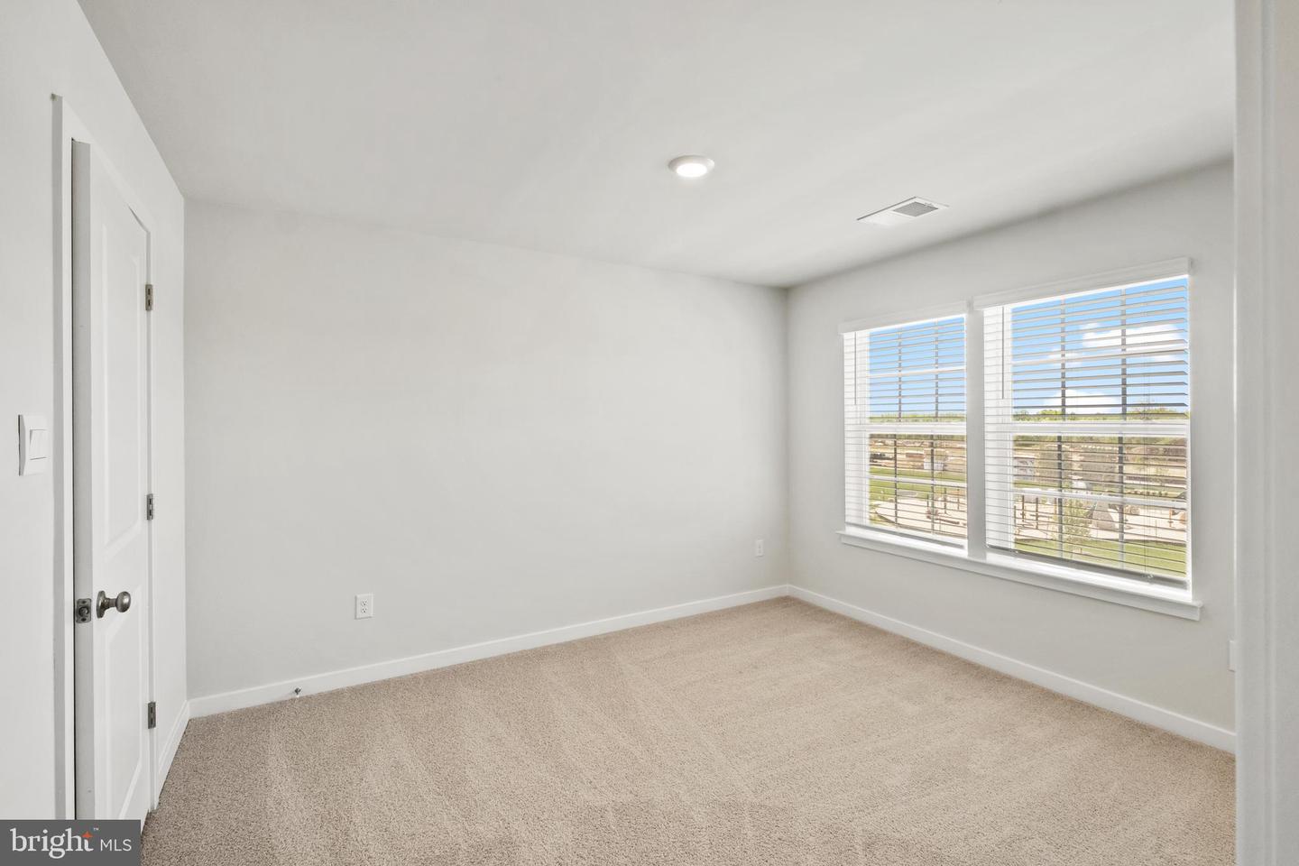 7539 Silver Thread Way Property Photo 10