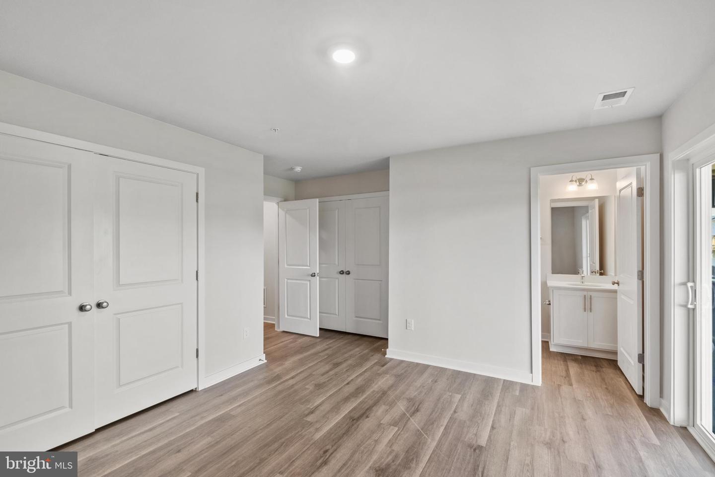 7539 Silver Thread Way Property Photo 17