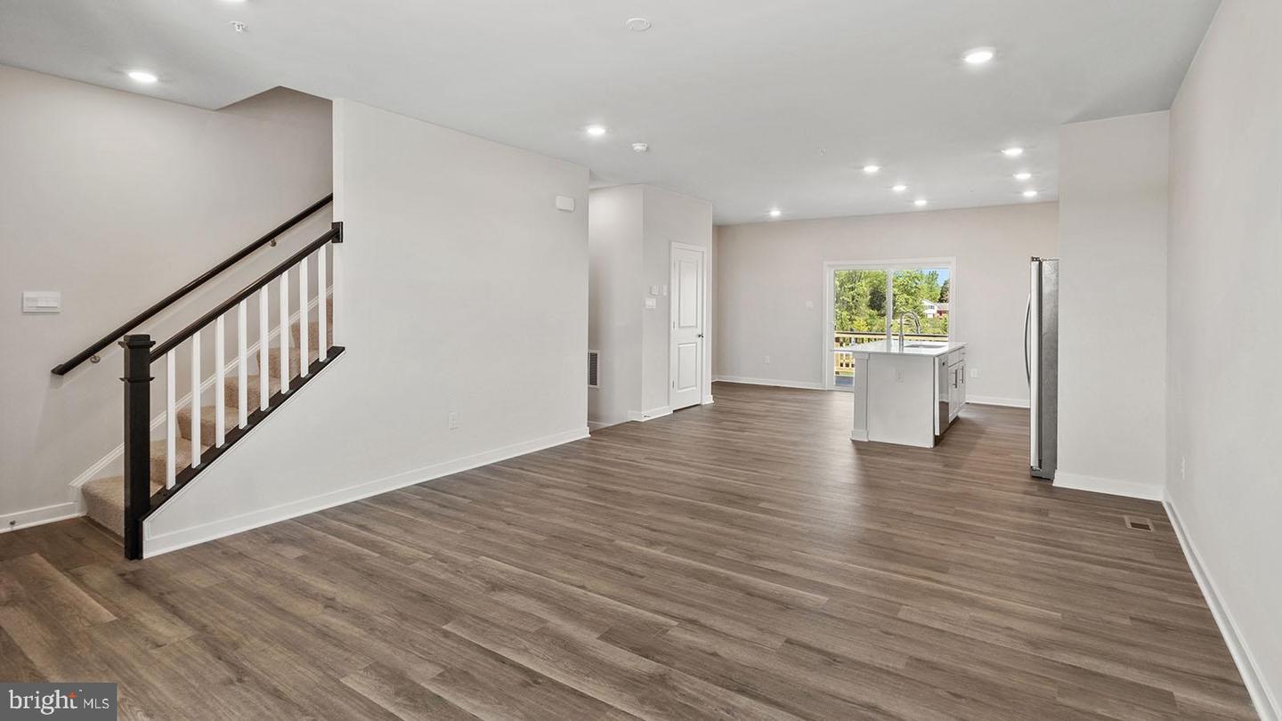 7539 Silver Thread Way Property Photo 26