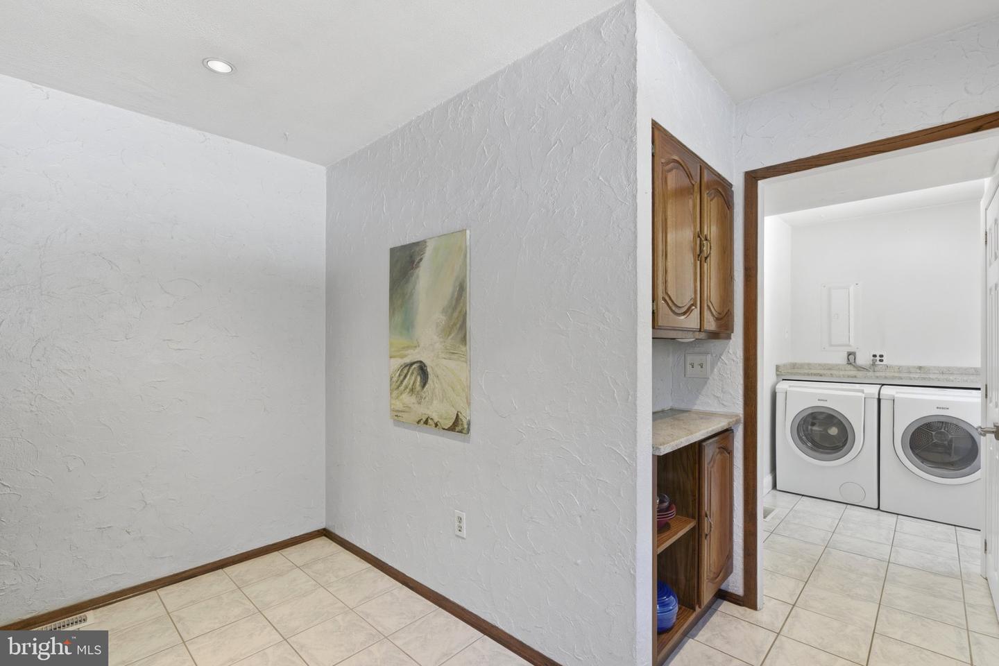 15746 Pointer Ridge Dr Property Photo 9