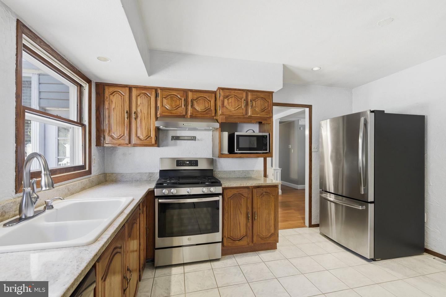 15746 Pointer Ridge Dr Property Photo 10