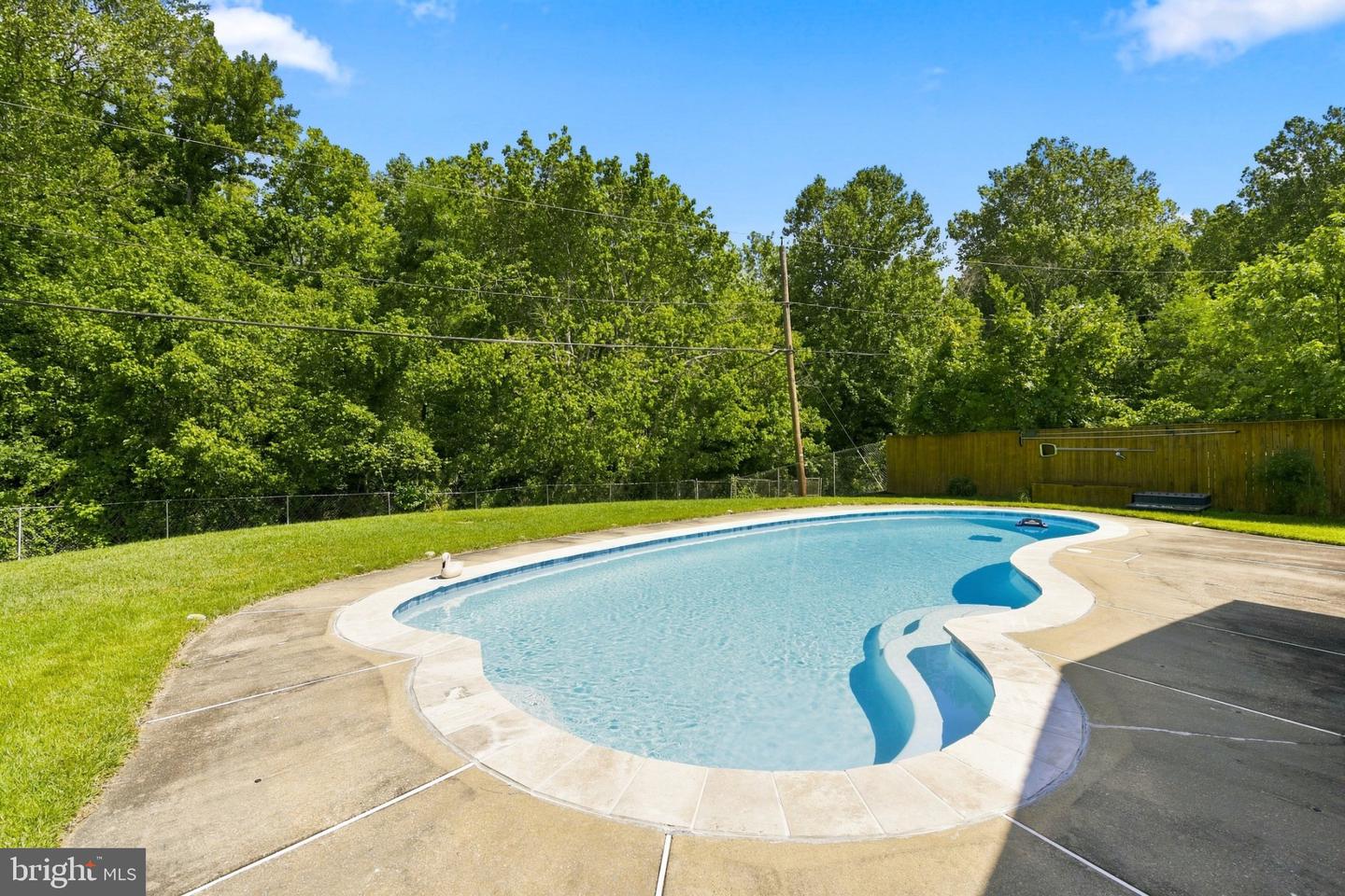 15746 Pointer Ridge Dr Property Photo 28