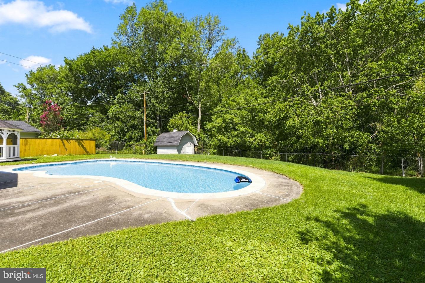 15746 Pointer Ridge Dr Property Photo 33