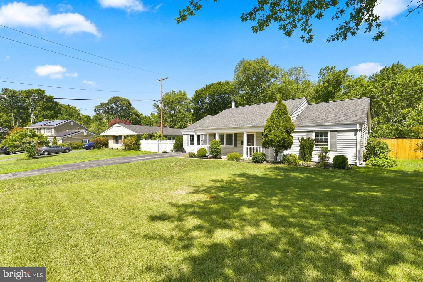 15746 Pointer Ridge Dr Property Photo 36