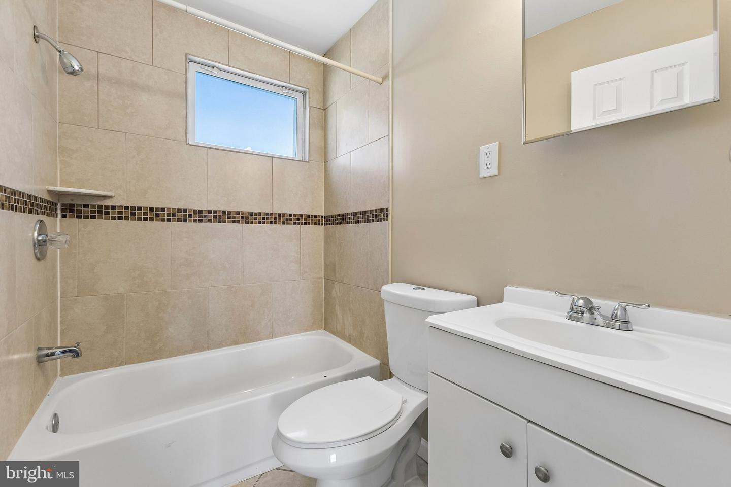 2752 Iverson St #71 Property Photo 18
