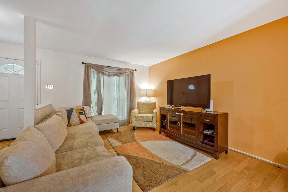 15811 Piller Ln Property Photo 4