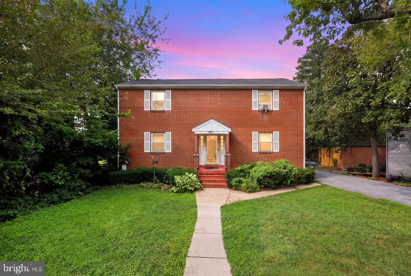 306 Montgomery St Property Photo 1