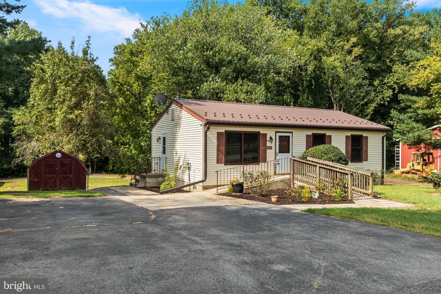 16601 Nottingham Rd Property Photo 4