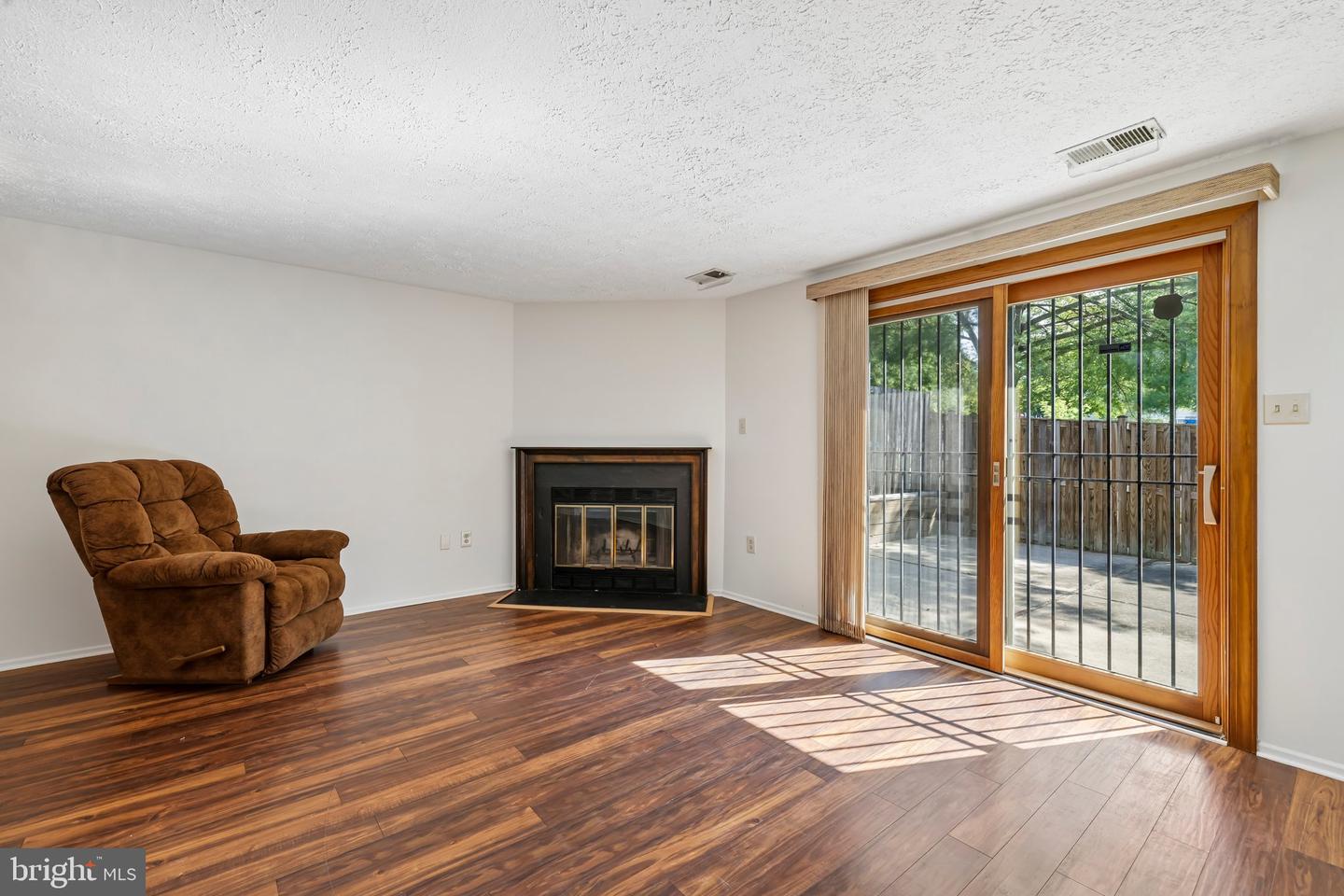 16301 Pewter Ln Property Photo 5