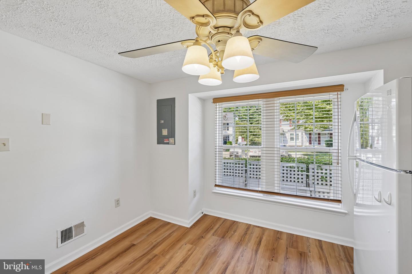 16301 Pewter Ln Property Photo 12