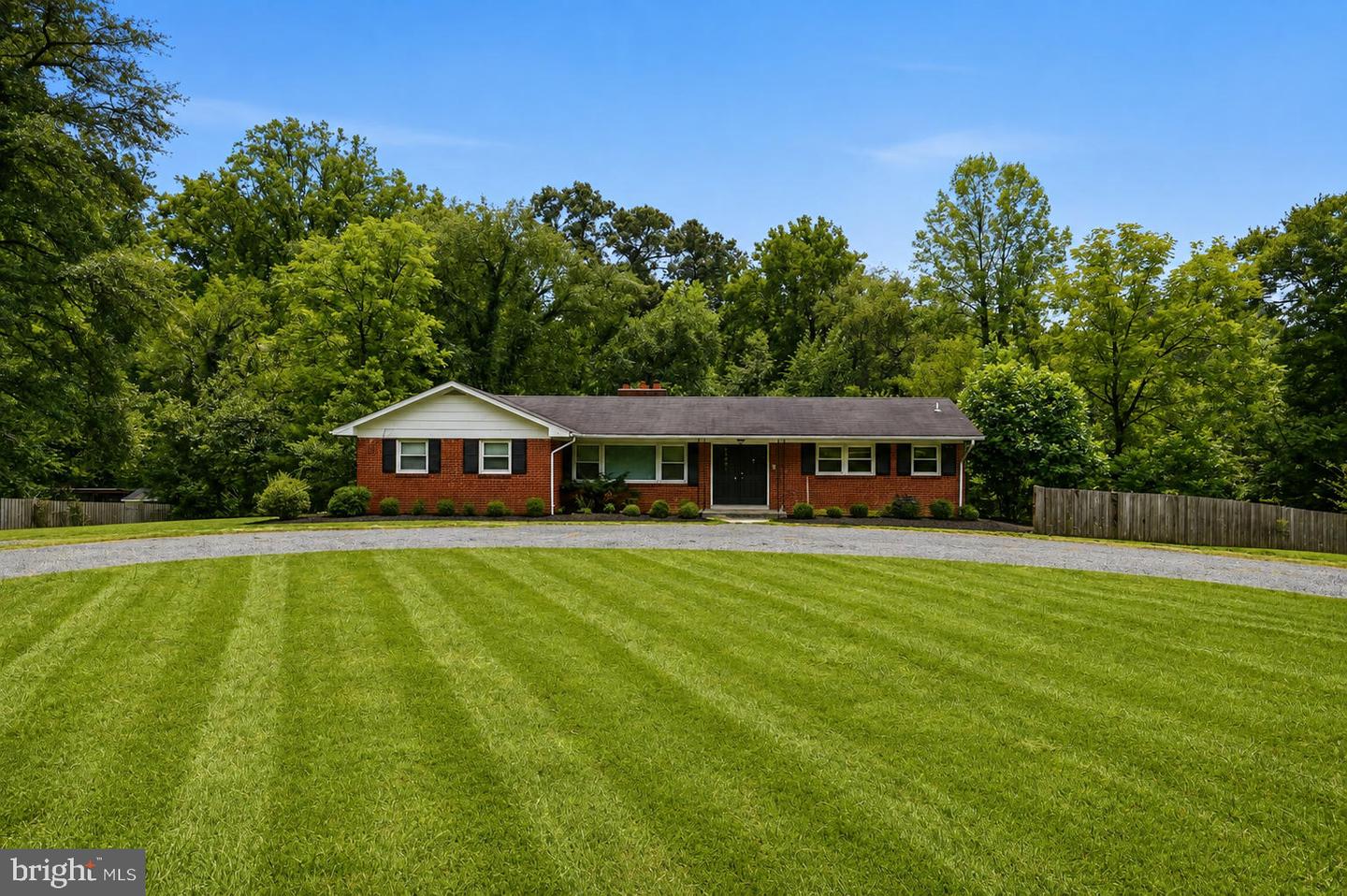 16301 Abbey Dr Property Photo 1