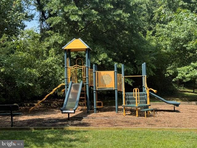 2805 Forest Run Dr #2-106 Property Photo 23