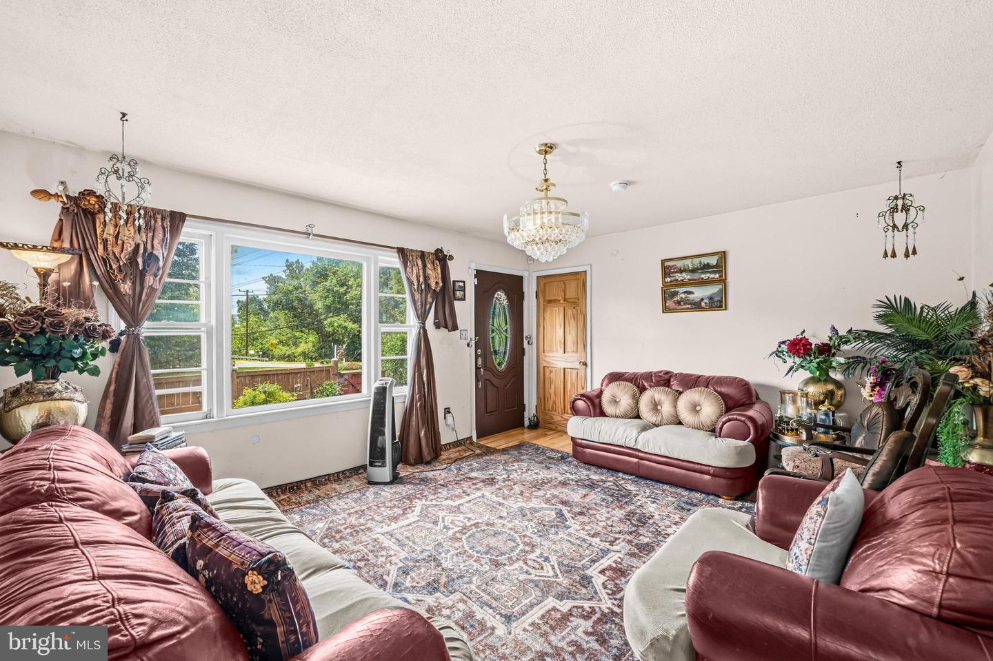 5603 Berwyn Rd Property Photo 2