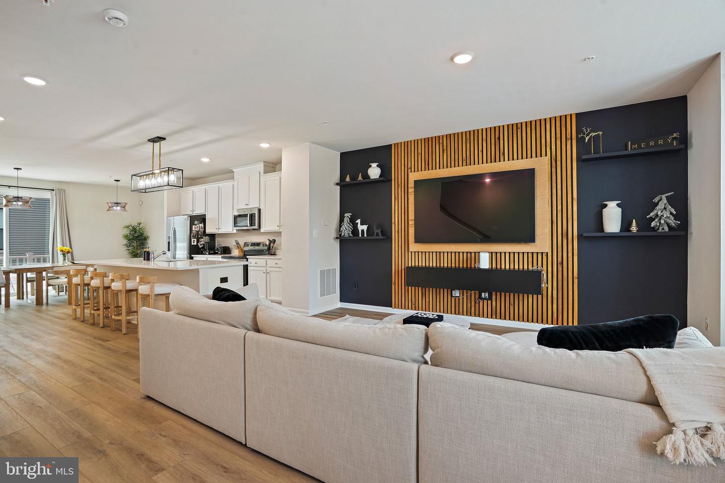3443 Carnaby St Property Photo 7