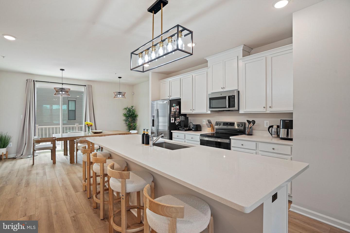 3443 Carnaby St Property Photo 11