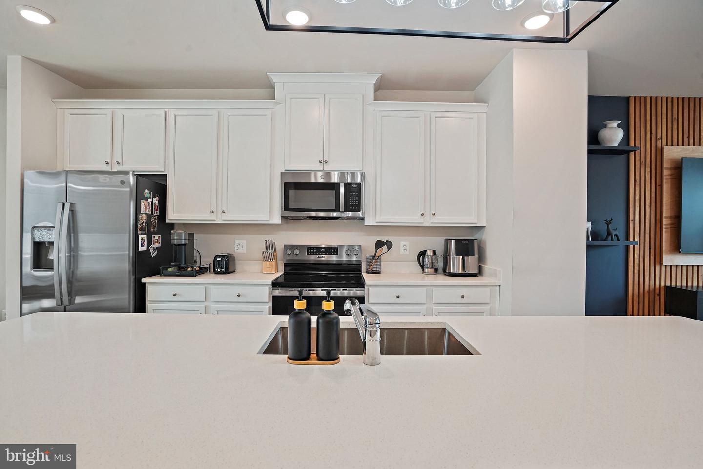 3443 Carnaby St Property Photo 12