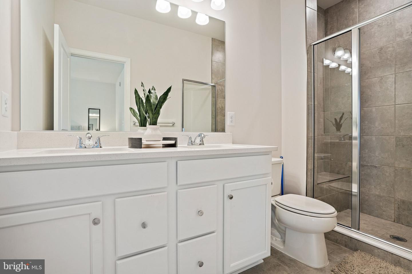 3443 Carnaby St Property Photo 15