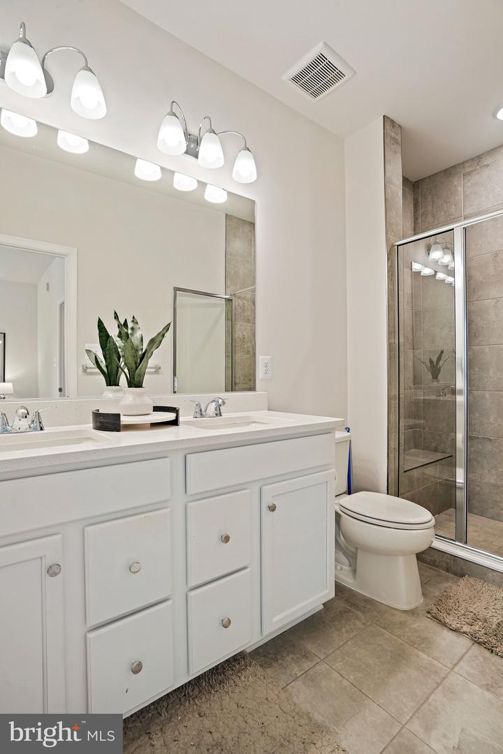 3443 Carnaby St Property Photo 16