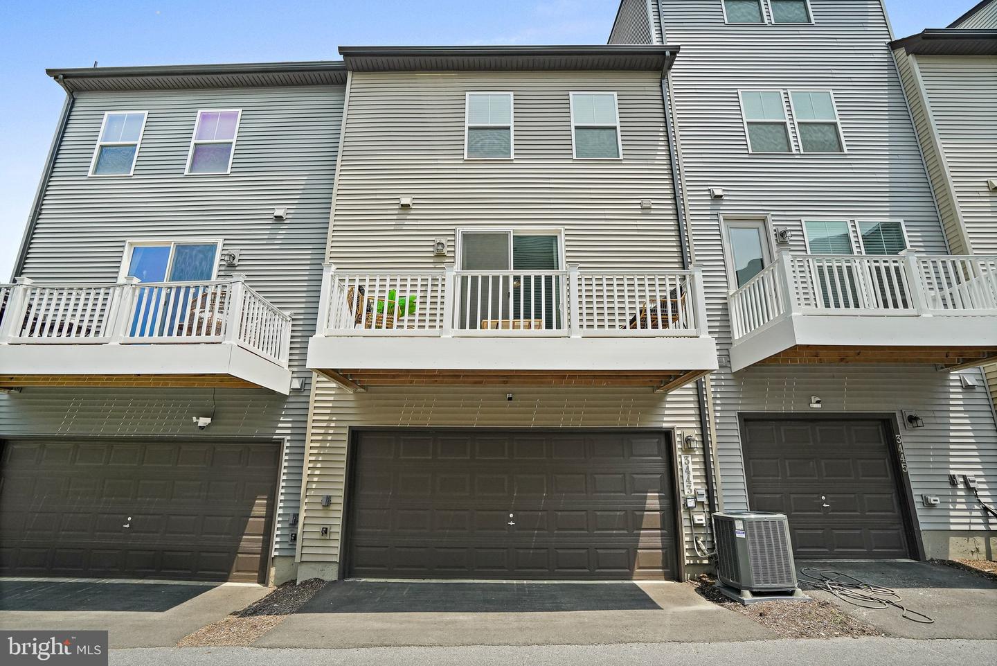 3443 Carnaby St Property Photo 19