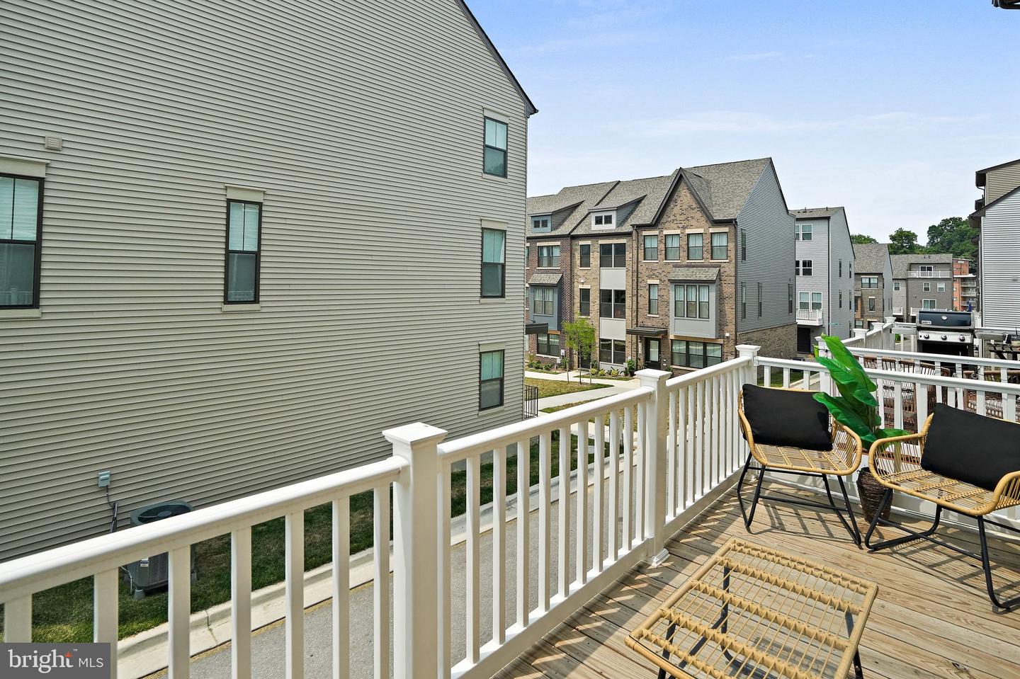 3443 Carnaby St Property Photo 20