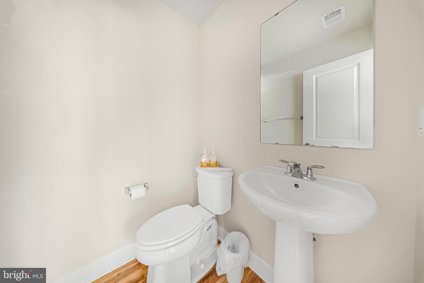 3525 Carnaby St Property Photo 8