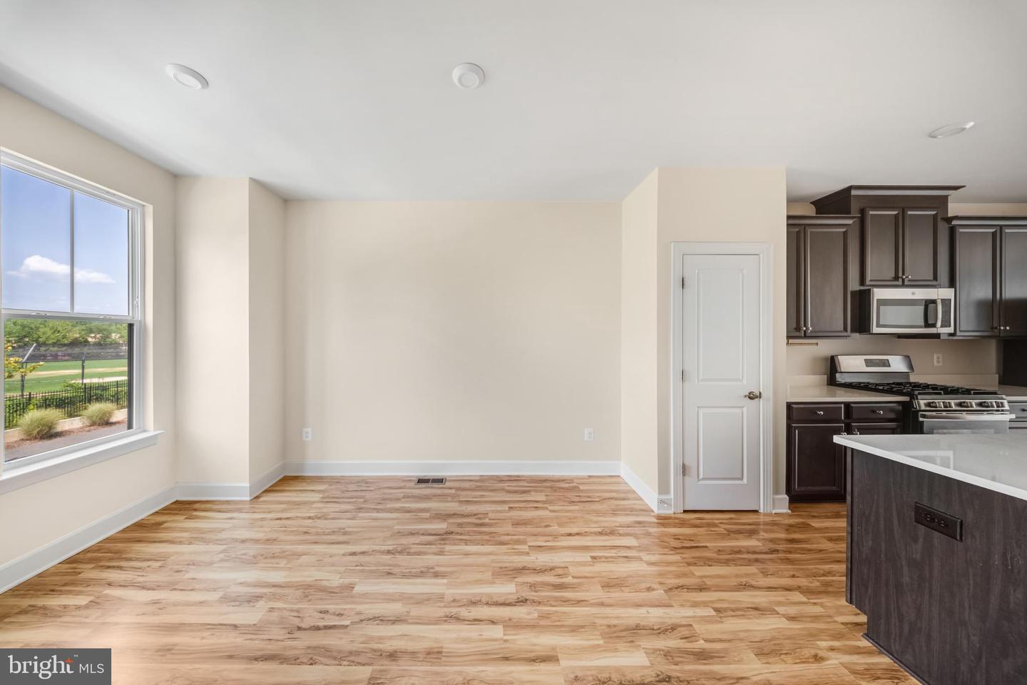 3525 Carnaby St Property Photo 10